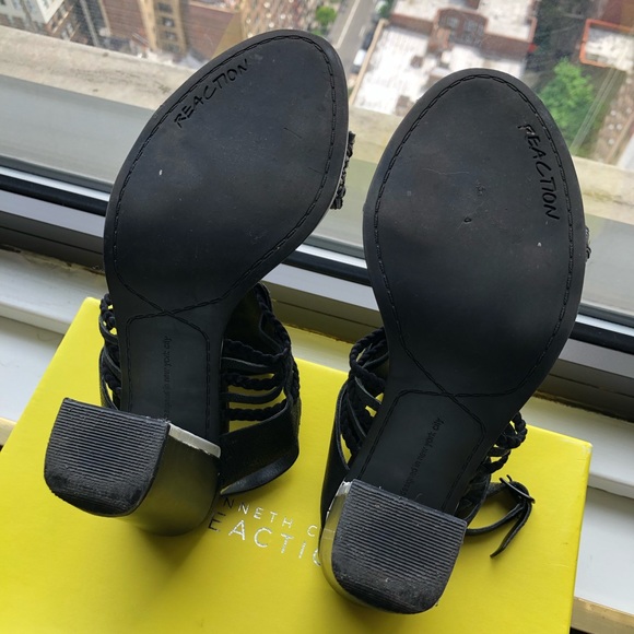 Kenneth Cole Reaction Art-Ful Black Sandal - Picture 6 of 12